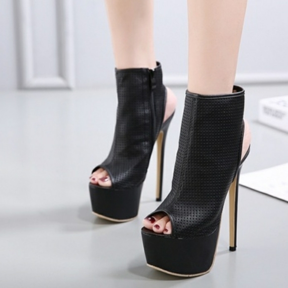 High heeled booties - Picture 5 of 7